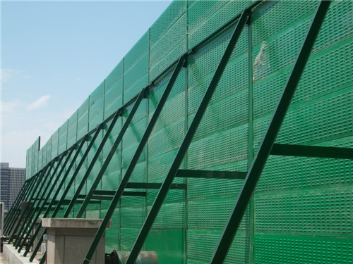 文艺路6.5m高隔声墙